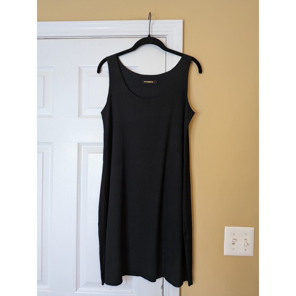 Alembika Black Sleeveless Shift Dress Size Small Minimalist Elevated Basics